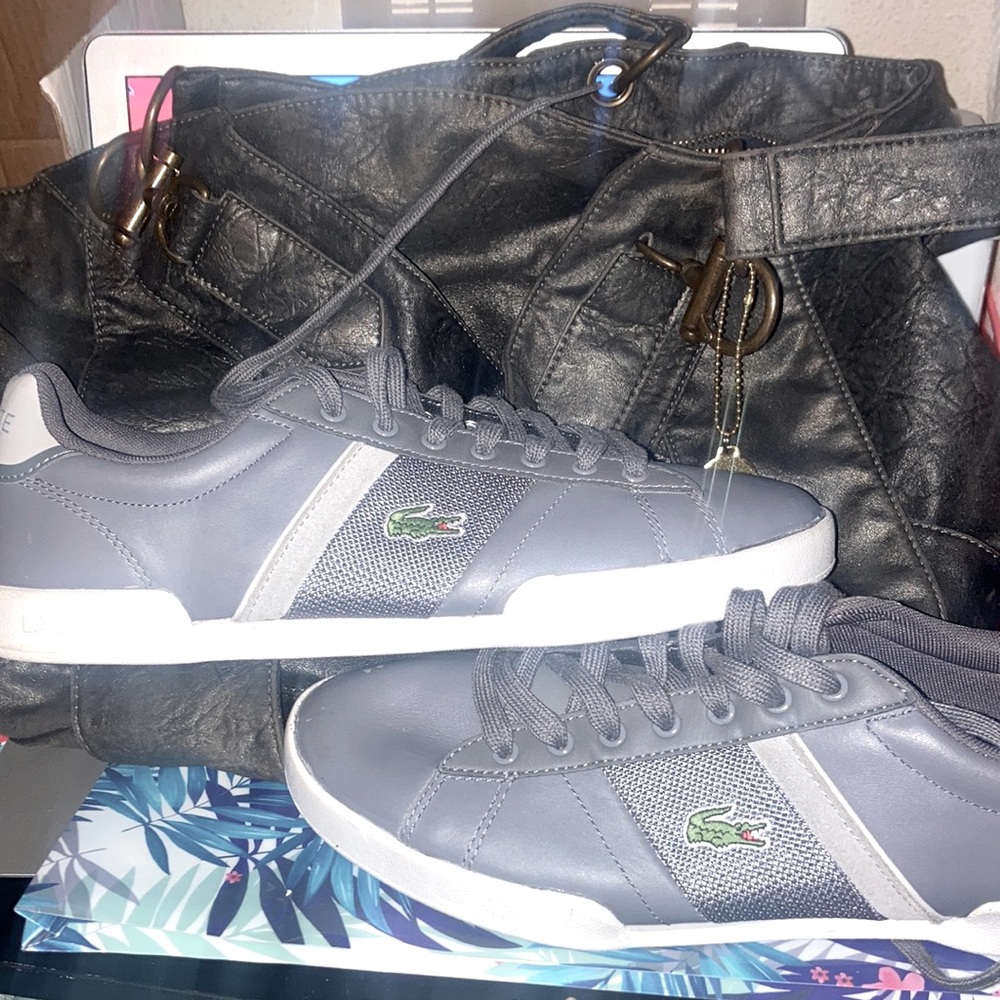Lactoste grey leathery sneakers